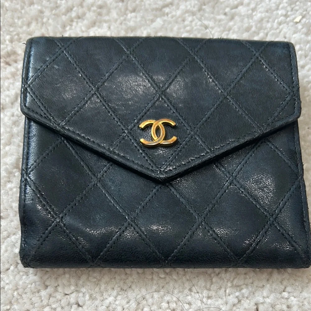 Chanel Black Quilted Lambskin Wallet - Picture 2 of 8